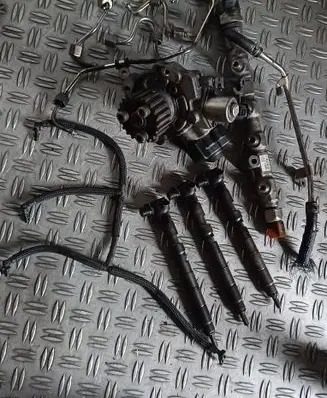 Volkswagen Polo V 6R Fuel injection system set 03P130277 28231462 B7JPSM28X1