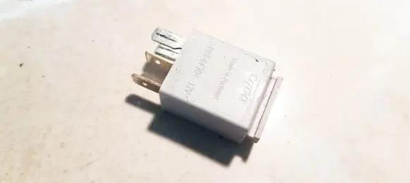 Volkswagen PASSAT B6 Other relay 1K0951253
