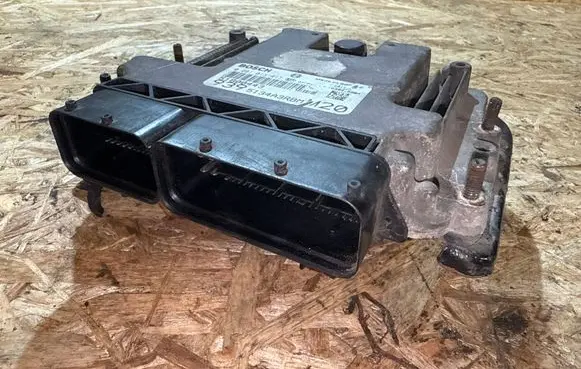 Alfa Romeo 159 Engine control unit/module 51800443