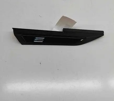 Peugeot 2008 II Fender model badge letters 9825860880