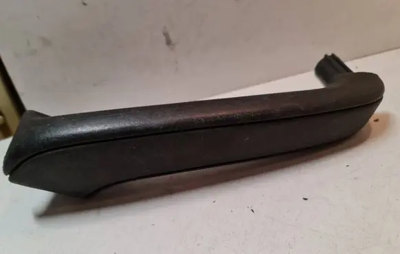 Volkswagen PASSAT B3 Rear door handle trim 357867179