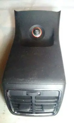Rear air vent grill