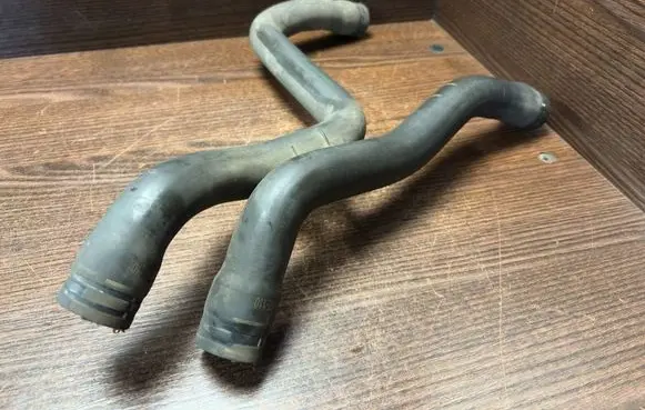 Volkswagen Polo III 6N 6N2 6NF Engine coolant pipe/hose 6X0121049E