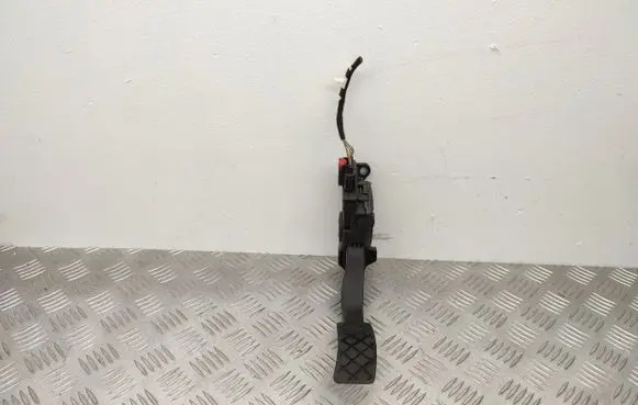 Audi A4 S4 B8 8K Accelerator throttle pedal 8K1721523A