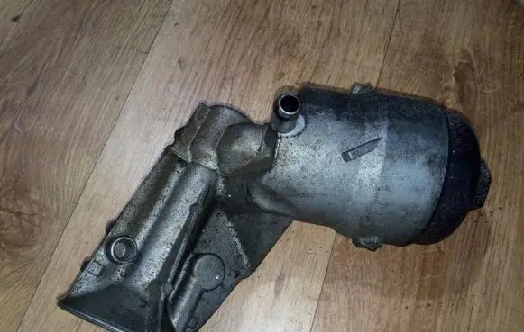 Opel Astra H Oil filter cover 112161