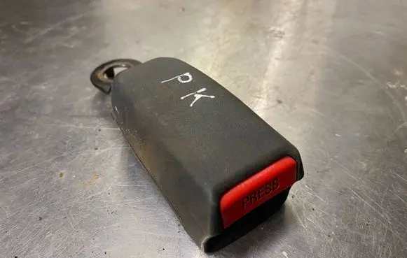 Honda HR-V Front seatbelt buckle