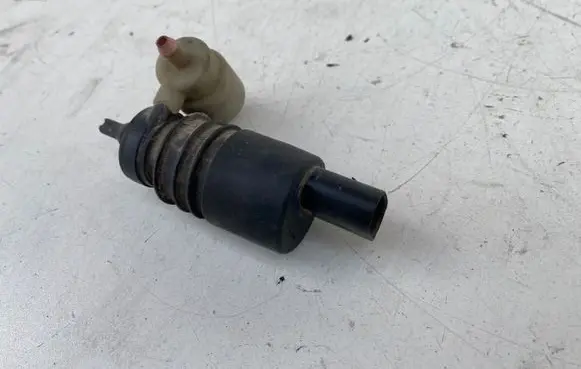 Audi A6 S6 C5 4B Windscreen/windshield washer pump