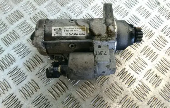 Volkswagen Golf VII Starter motor 02M911024S