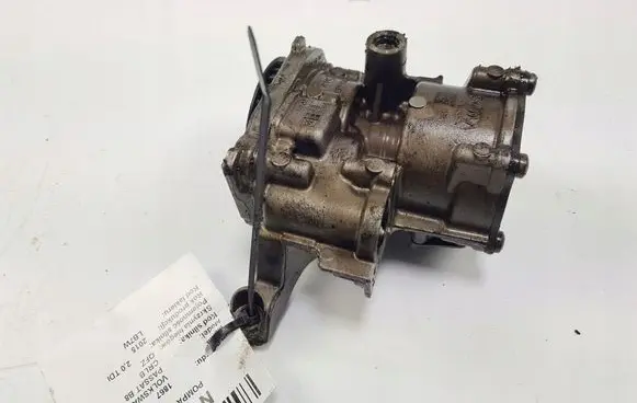Volkswagen PASSAT B8 Oil pump 04L1452081