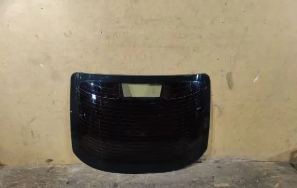 Maserati GranTurismo Rear windscreen/windshield window 