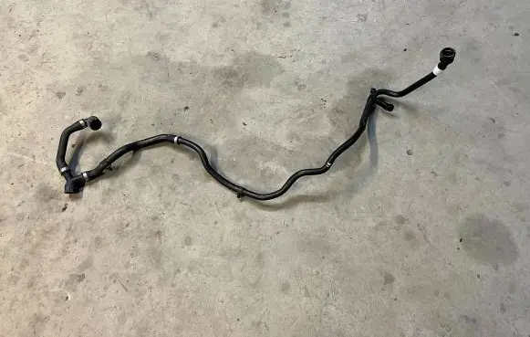 BMW iX Engine coolant pipe/hose 8475140 17128475140