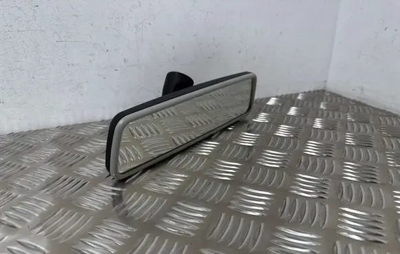 Rear view mirror (interior)