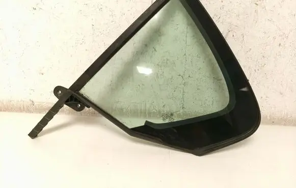 Volkswagen PASSAT B8 Rear vent window glass 