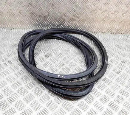 Porsche Macan (95B) Rubber seal front coupe door 95B831721