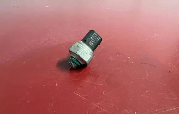 BMW X1 U11 Air conditioning (A/C) pressure sensor 9323658