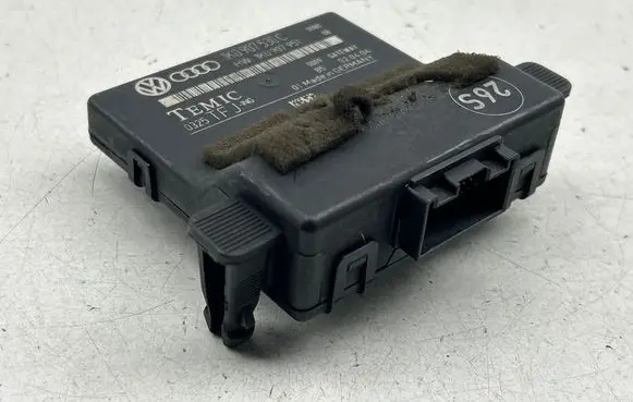 Volkswagen Golf V Gateway control module 1K0907530C 1K0907951 0325