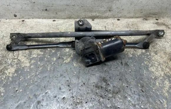 Audi A4 S4 B5 8D Front wiper linkage and motor