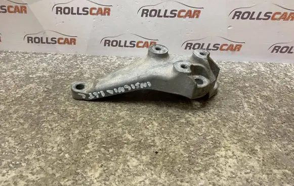 Opel Insignia A Gearbox mounting bracket 13228254