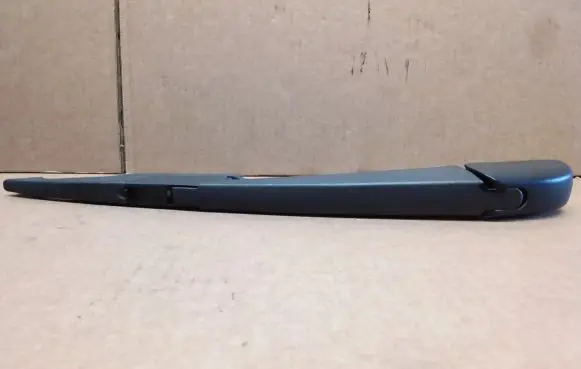 Toyota Prius+ (ZVW40) Rear wiper blade arm