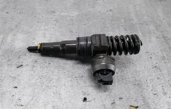 Seat Ibiza IV (6J,6P) Fuel injector