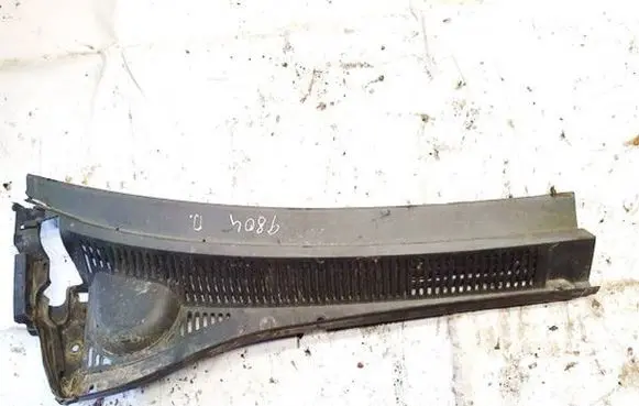 Suzuki SX4 Wiper trim 7233179j1r 72331-79j1r