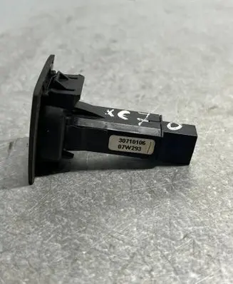 Volvo XC70 Hazard light switch 30710106
