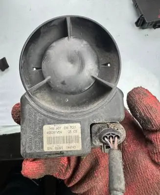 Volkswagen Golf V Alarm system siren 4S5361V5A