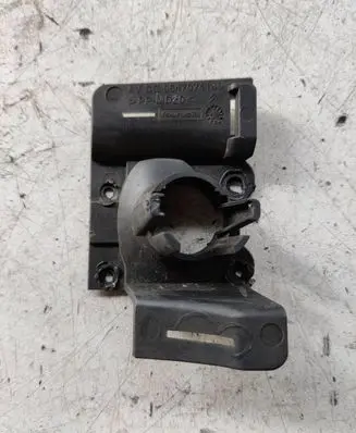Citroen C6 Front bumper mounting bracket 9647074180
