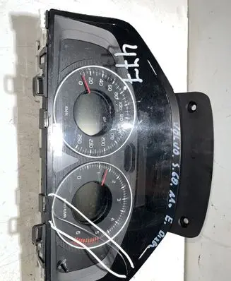 Volvo S60 Speedometer (instrument cluster) 31327581AA