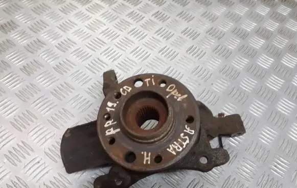 Opel Astra H Front wheel hub spindle knuckle