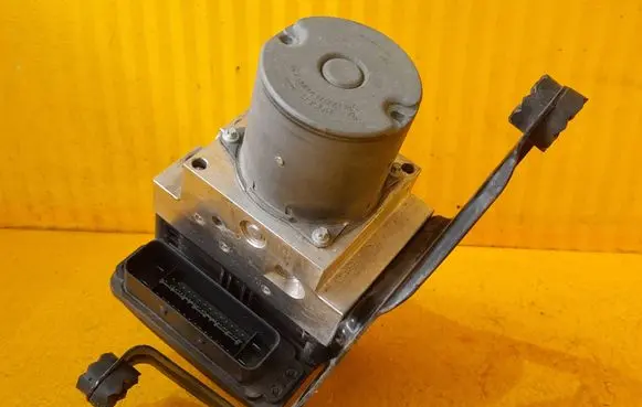 BMW X6 E71 ABS Pump 6854702