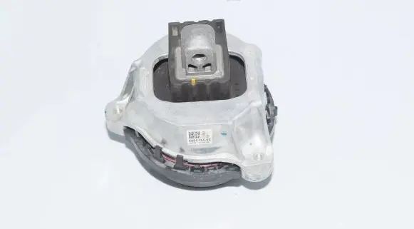 BMW 7 G11 G12 Engine mount bracket 6866155