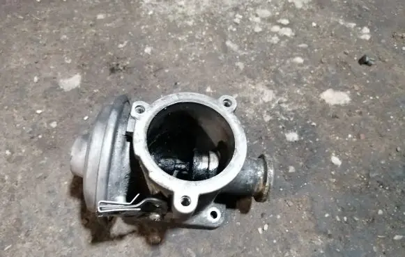 BMW 5 E60 E61 EGR valve 7804380