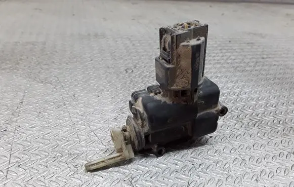 Ford Focus C-MAX Fuel tank cap lock 
