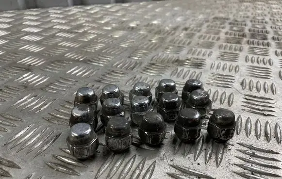 Nissan Navara D23 Nuts/bolts 