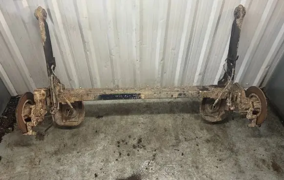 Opel Vivaro Rear axle beam 