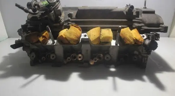 Toyota Avensis T250 Engine head 