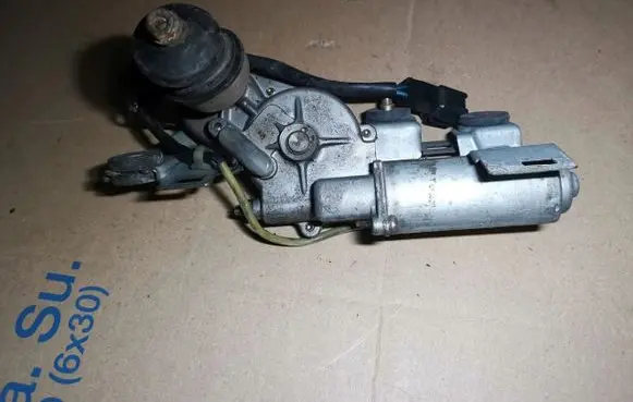 Toyota Corolla E110 Front wiper linkage and motor 