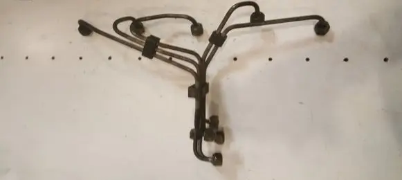 Volvo S80 Fuel injector supply line/pipe 