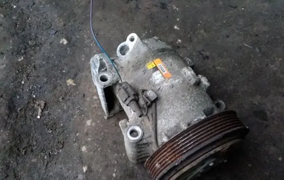 Nissan Primera Air conditioning (A/C) compressor (pump)