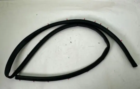 Ford Mustang VI Front door rubber seal