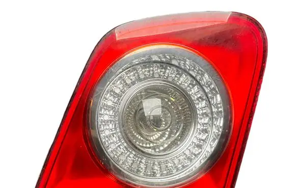 Volkswagen Jetta VI Tailgate rear/tail lights 1K5945093 983151