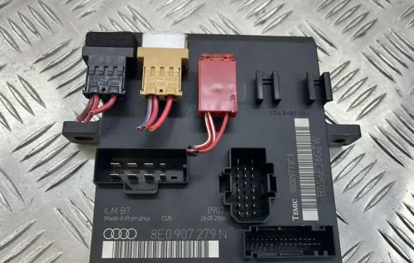 Audi A4 S4 B7 8E 8H Comfort/convenience module 8E0907279