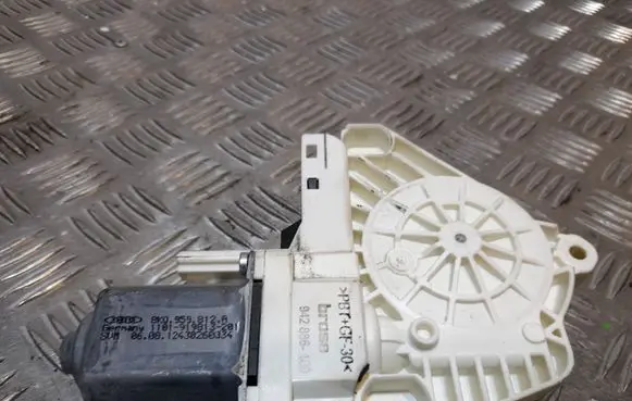 Volkswagen Touareg II Rear door window regulator motor 8K0959812A 8K0959812