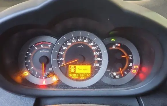 Speedometer (instrument cluster)
