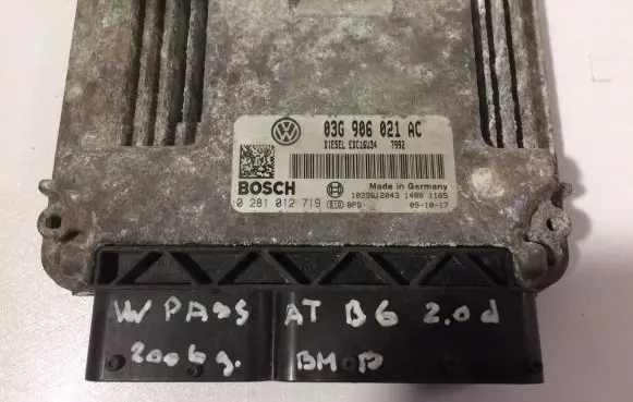 Volkswagen PASSAT B6 Engine control unit/module 03G906021AC 1039S12043 0281012719