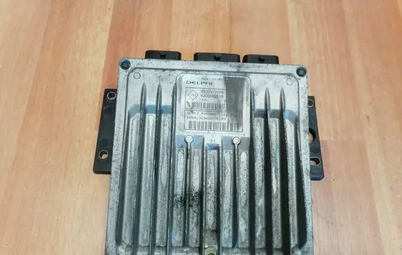 Renault Kangoo I Engine control unit/module 8200513076 8200582518 R0410B037C
