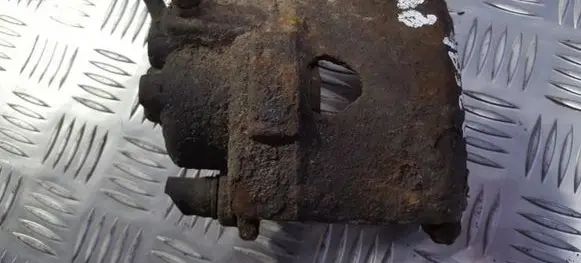 Volkswagen Jetta II Front brake caliper