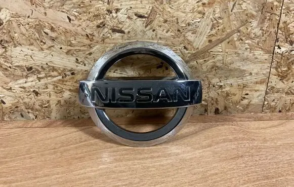 Nissan Primera Manufacturer badge logo/emblem 65890AU300 3287