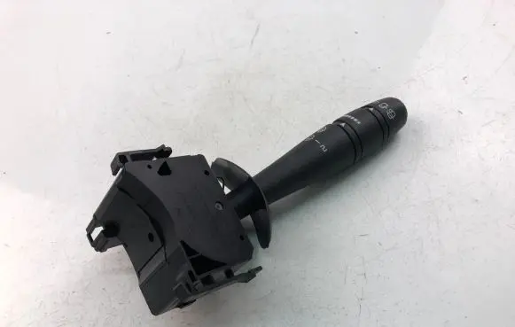 Renault Twingo II Indicator stalk 8200515826